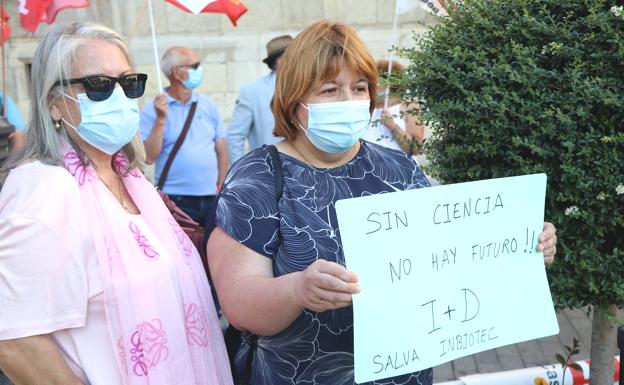 Galería. Trabajadores de Inbiotec, concentrados frene a Botines.