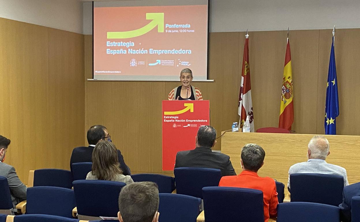 La CEO de Pharmadus durante su intervención.