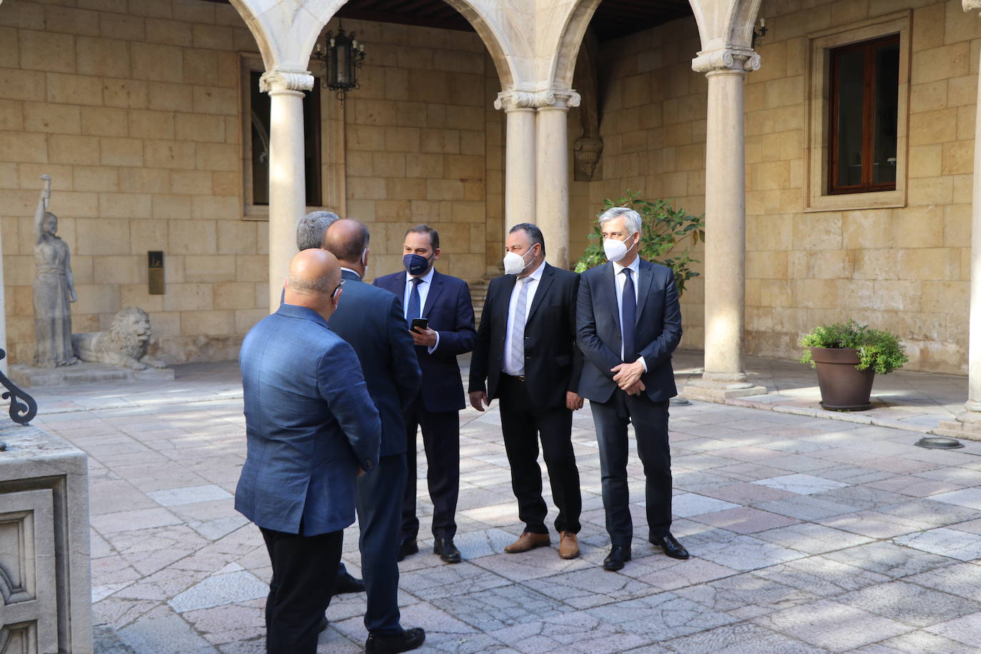 Fotos: Ábalos visita la capital leonesa