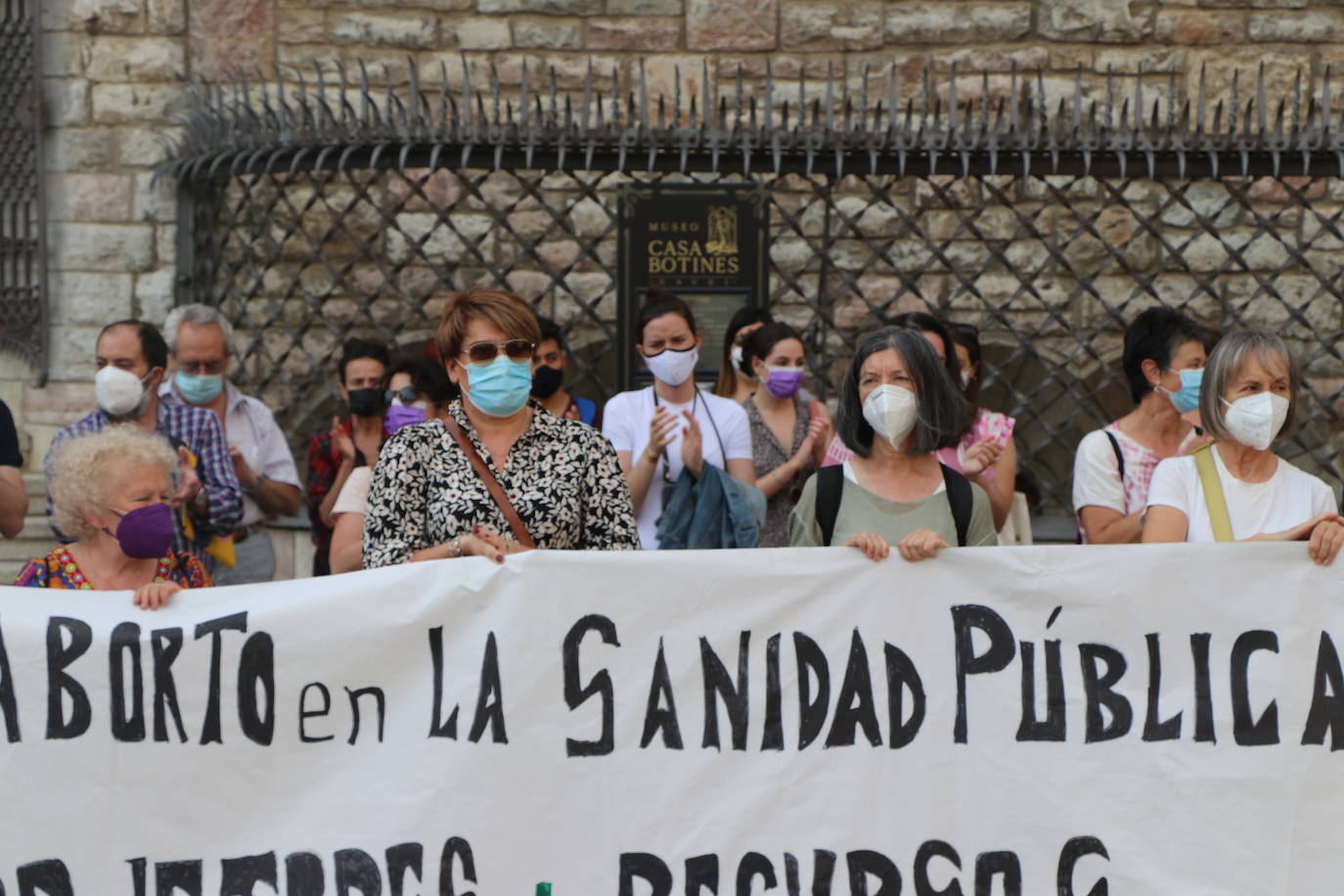 El Movimiento Feminista de Léon encabeza las demandas de un «aborto libre, seguro y gratuito».