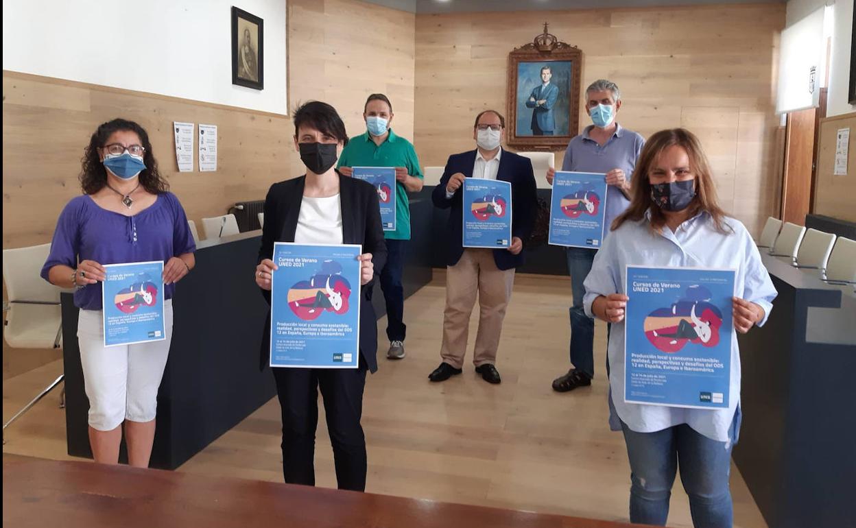 Presentación del curso de la UNED en La Bañeza.