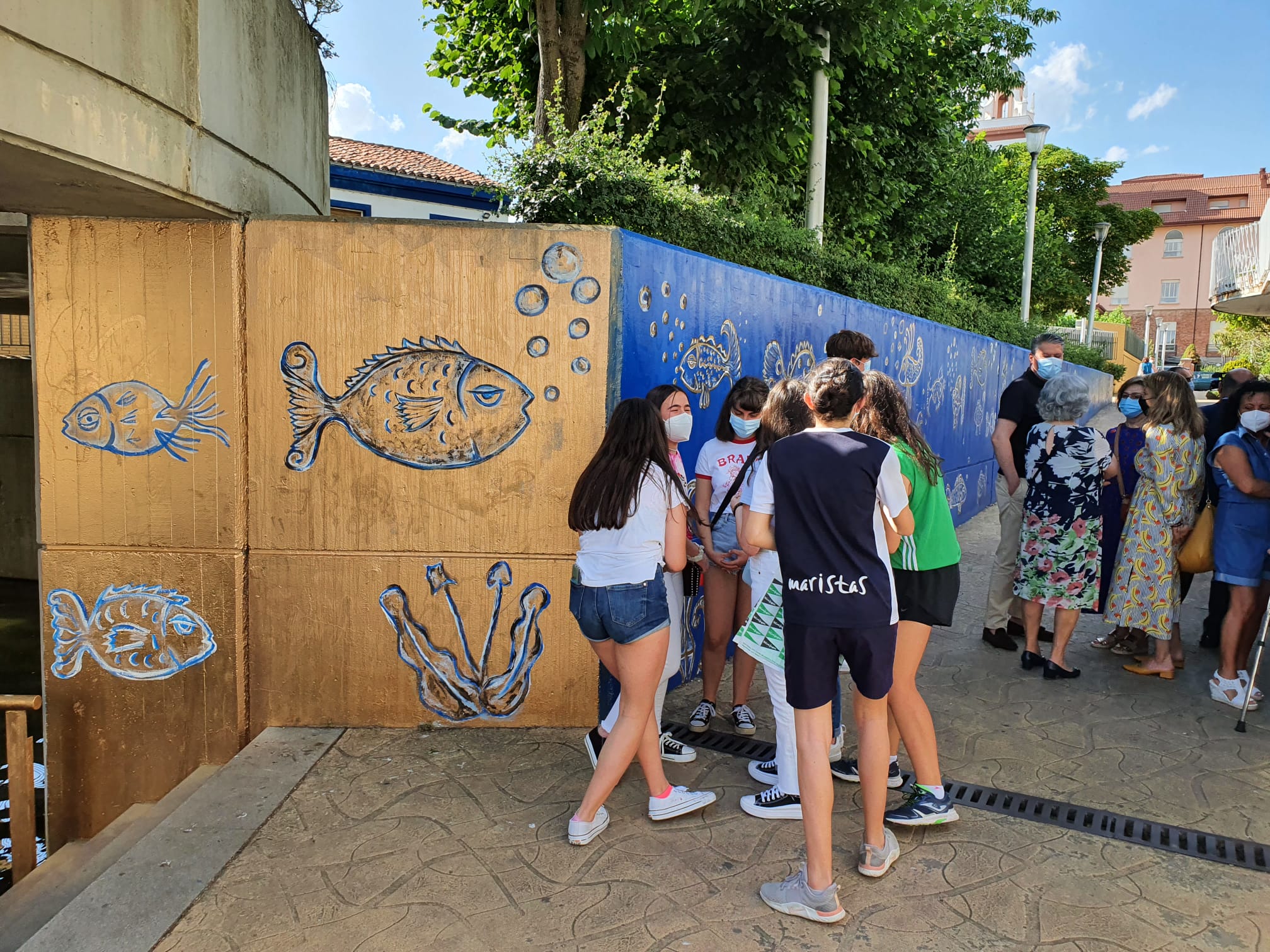 Inauguración del mural artístico de los Peces en homenaje a Miguel Escanciano.