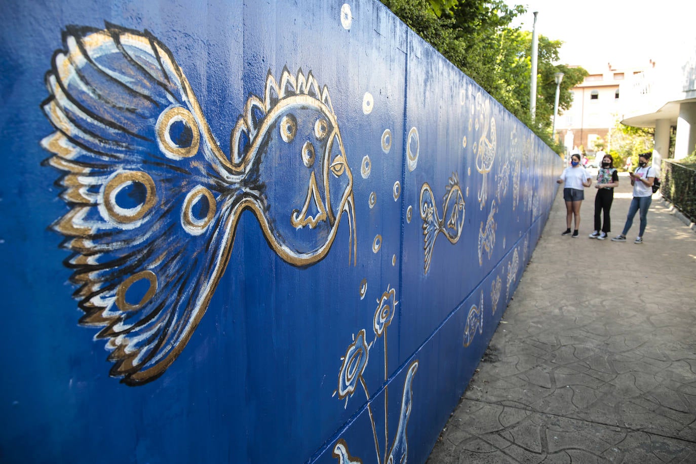 Inauguración del mural artístico de los Peces en homenaje a Miguel Escanciano.