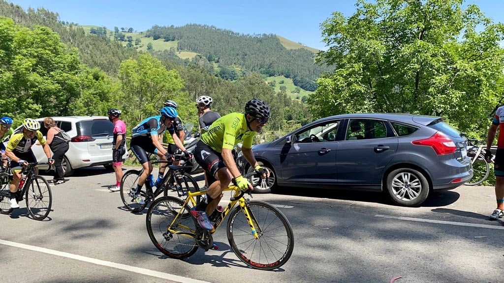 Cinco corredores del conjunto maragato participan en la primera edición de este torneo ciclista.