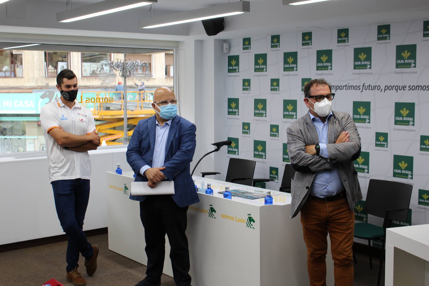 La sede de Caja Rural en León ha sido el espacio elegido para la presentación del Campeonato de España de Aguas Bravas que se celebrará en Sabero.