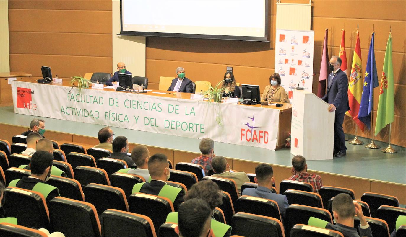 Los nuevos graduados de Inef pudieron celebrar el fin de su formación.