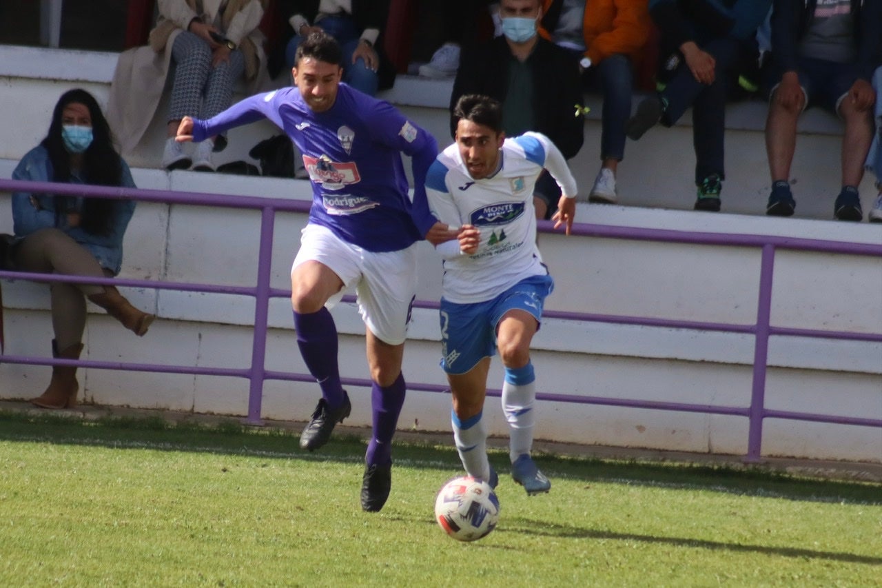 El conjunto morado desciente de la Tercera División tras perder ante el Almazán.