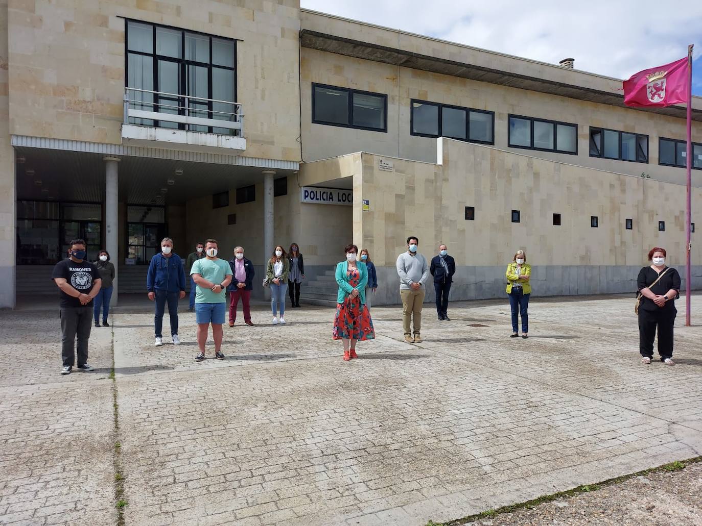 Fotos: Un minuto de silencio contra la violencia machista