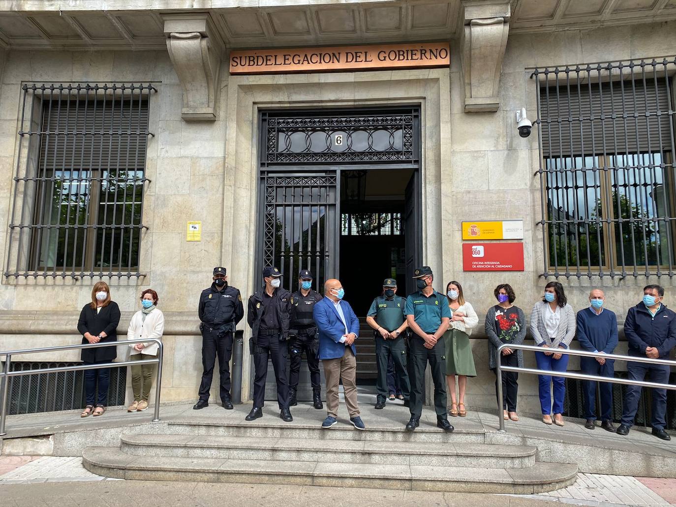 Fotos: Un minuto de silencio contra la violencia machista