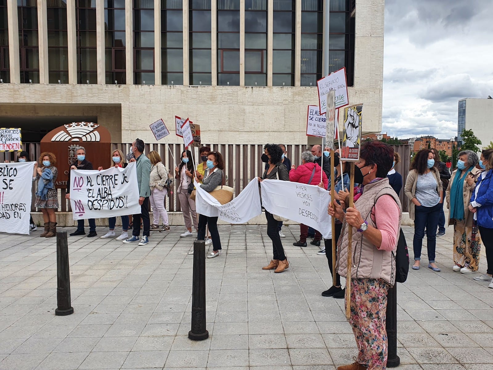 Protestas contra el cierre del 'El Alba' de León.