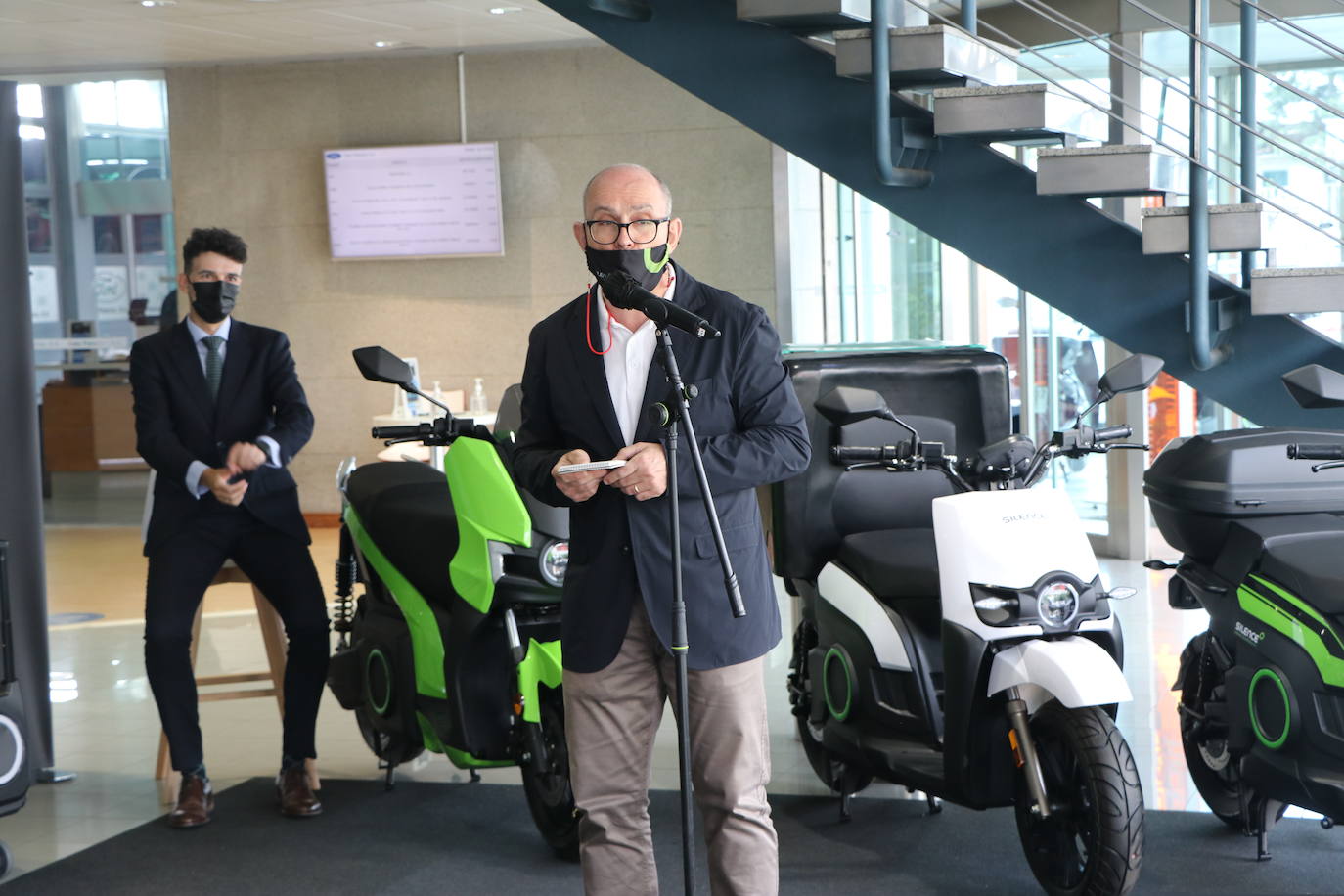 Presentación de Silence León