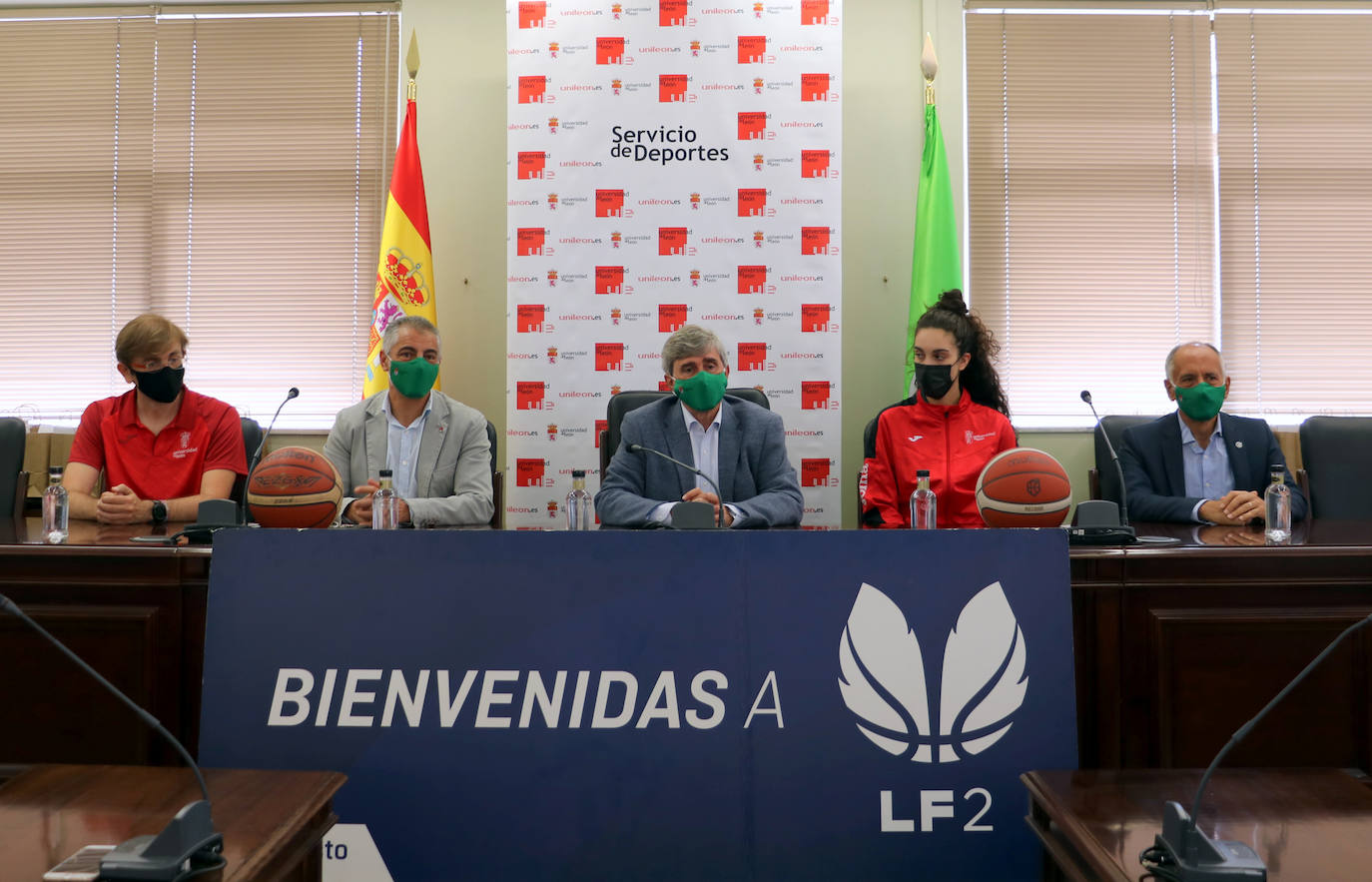 La plantilla fue recibida por la Universidad de León, entre elogios del rector Juan Francisco Marín.