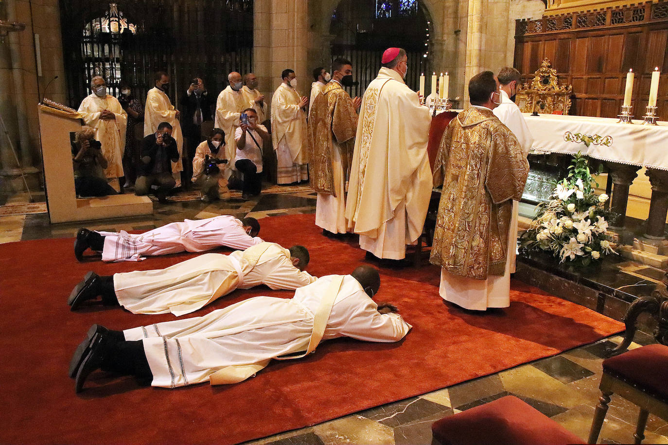 Fotos: Danielle, Adrián y Thierry Rabenkogo, ordenados nuevos sacerdotes