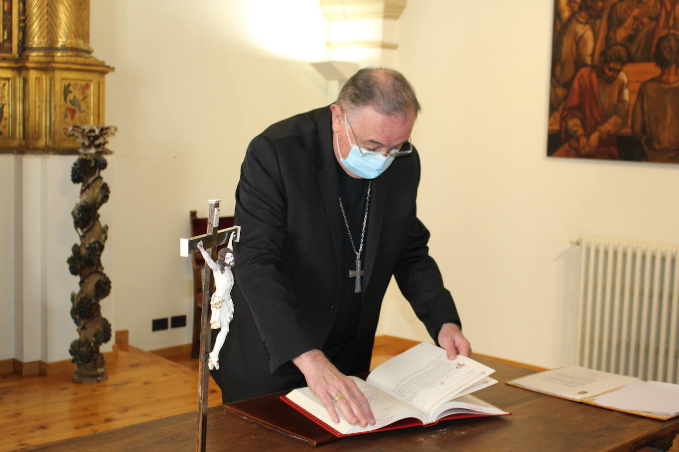 Cuatro delegados episcopales y un nuevo vicario general toman el relevo en el Consejo episcopal en un acto simbólico y cargado de recuerdo e ilusión en el Salón del Trono del Obispado de León