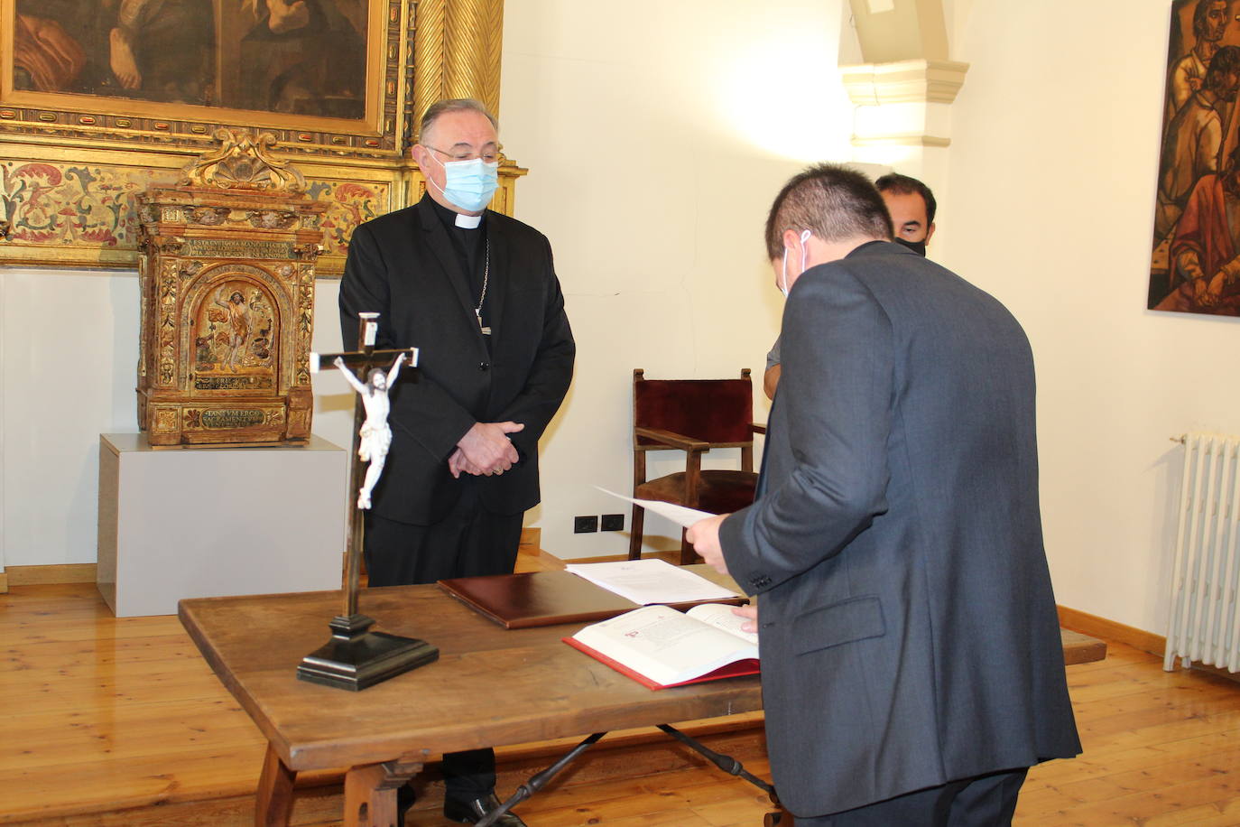 Cuatro delegados episcopales y un nuevo vicario general toman el relevo en el Consejo episcopal en un acto simbólico y cargado de recuerdo e ilusión en el Salón del Trono del Obispado de León