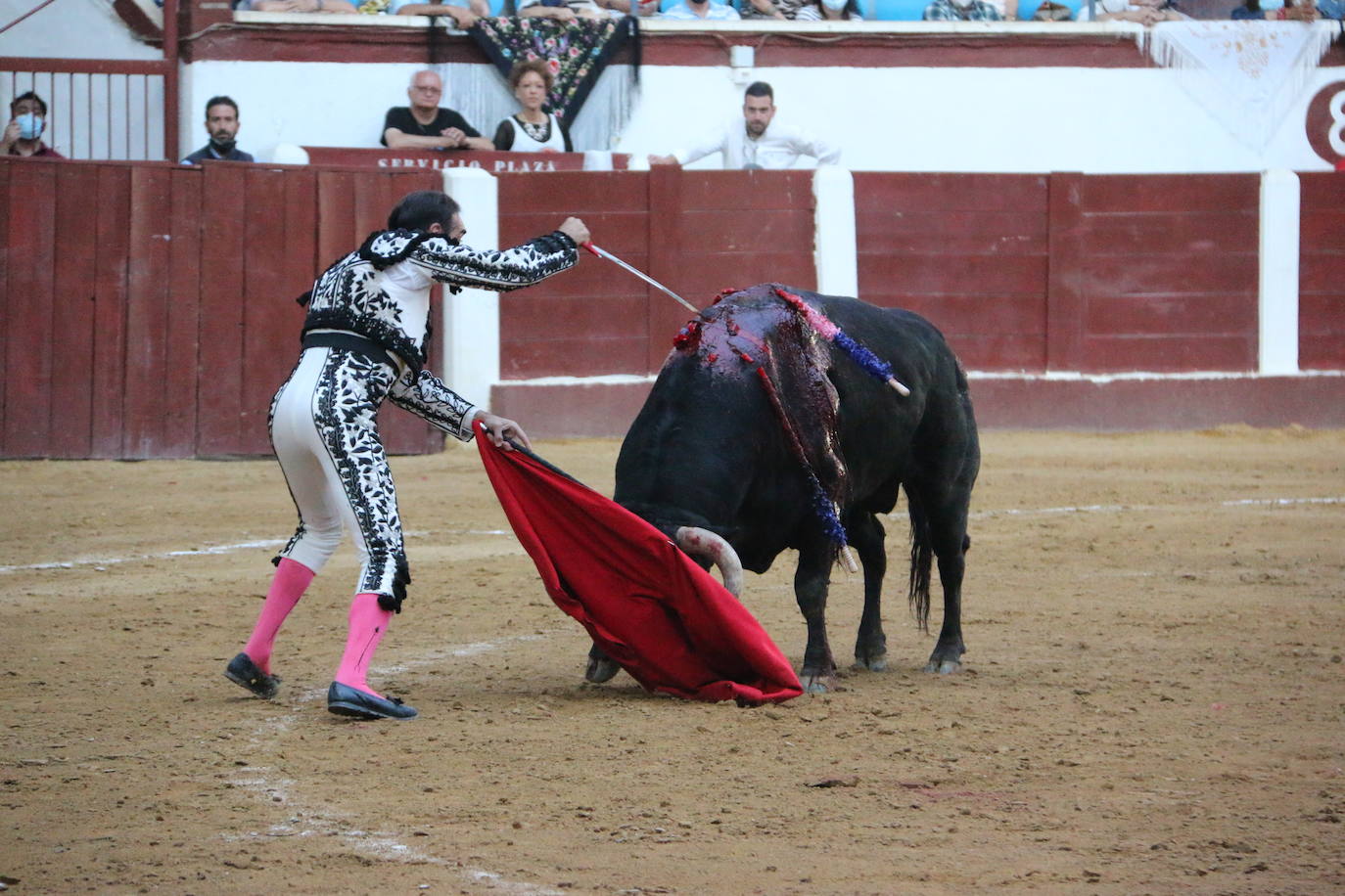 Fotos: Las mejores imágenes de Enrique Ponce en la plaza de toros de León