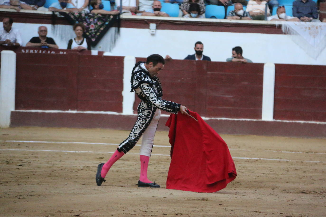 Fotos: Las mejores imágenes de Enrique Ponce en la plaza de toros de León