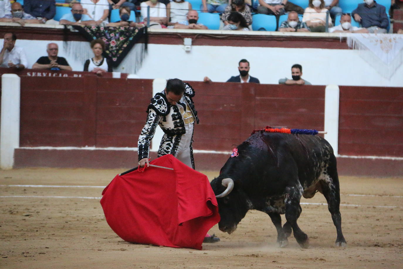 Fotos: Las mejores imágenes de Enrique Ponce en la plaza de toros de León