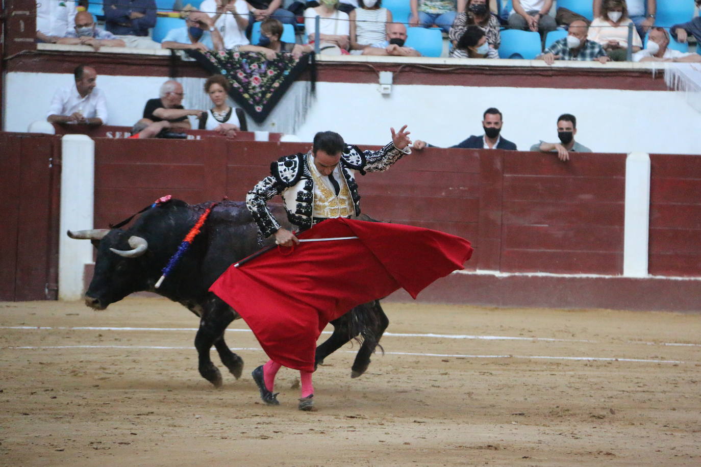 Fotos: Las mejores imágenes de Enrique Ponce en la plaza de toros de León