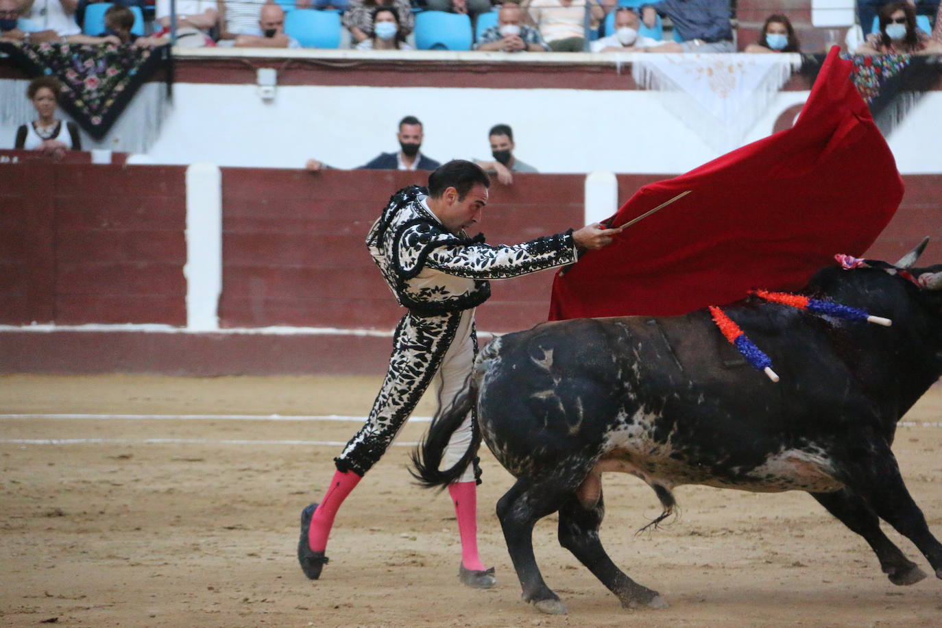 Fotos: Las mejores imágenes de Enrique Ponce en la plaza de toros de León