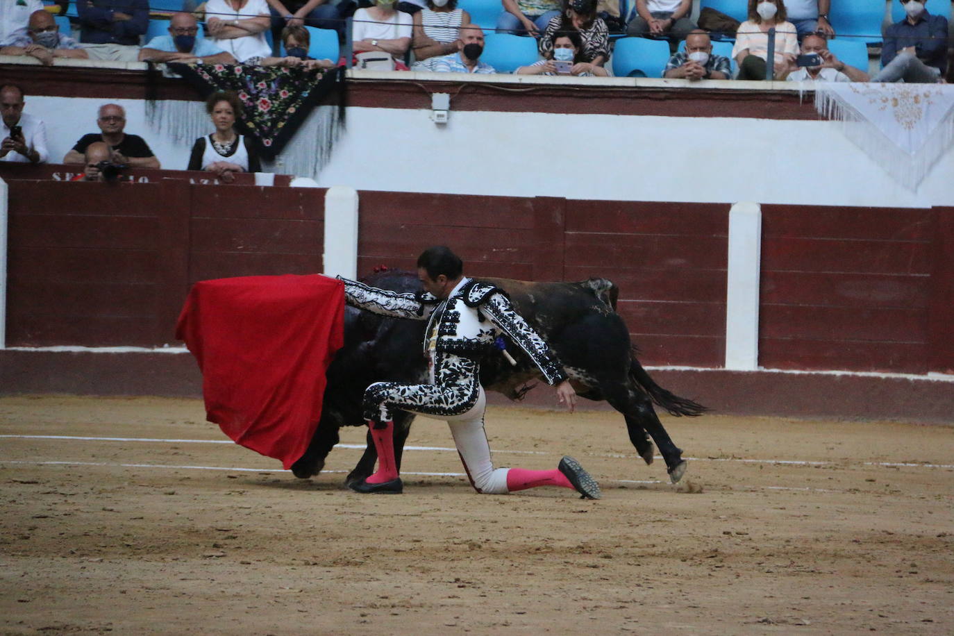 Fotos: Las mejores imágenes de Enrique Ponce en la plaza de toros de León