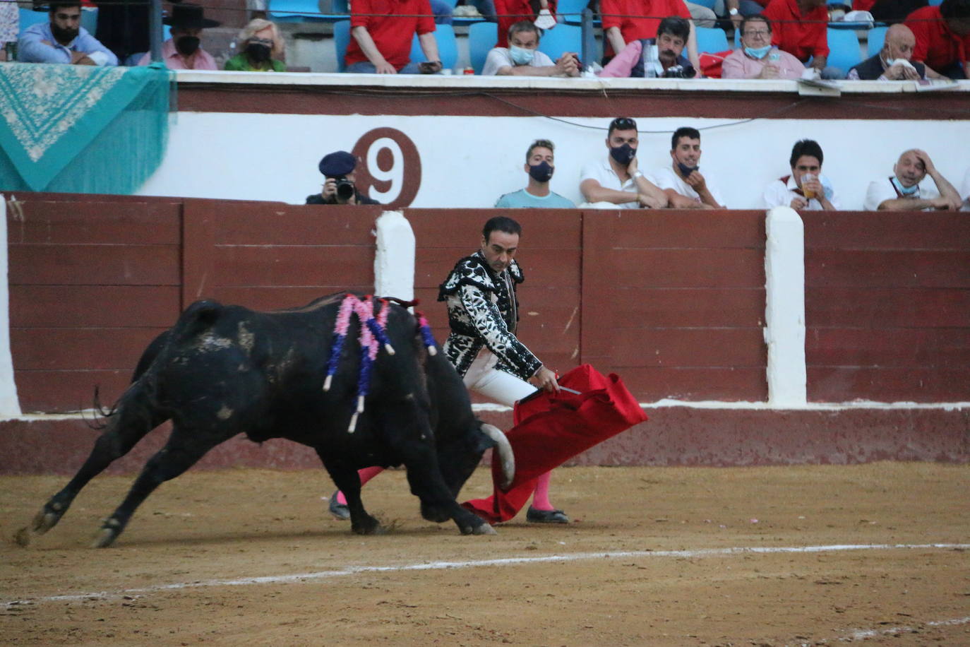 Fotos: Las mejores imágenes de Enrique Ponce en la plaza de toros de León