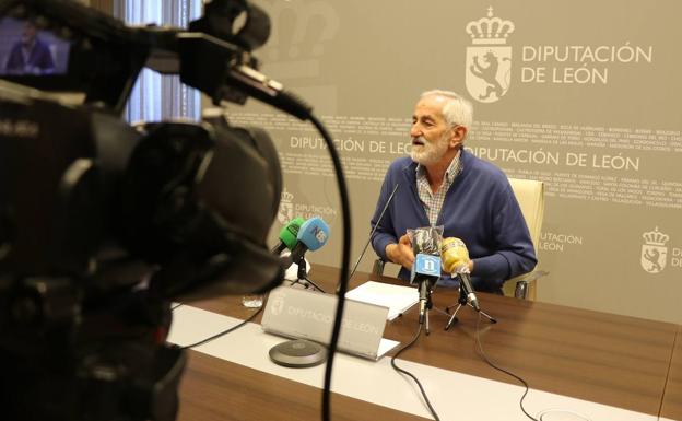 Matías Llorente, durante la presentación de la iniciativa en la Diputación. 