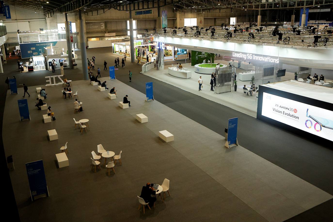 Fotos: El Mobile World Congress, por dentro: de bistecs vegetarianos en 3D a controlar desde Barcelona un yate amarrado en Valencia