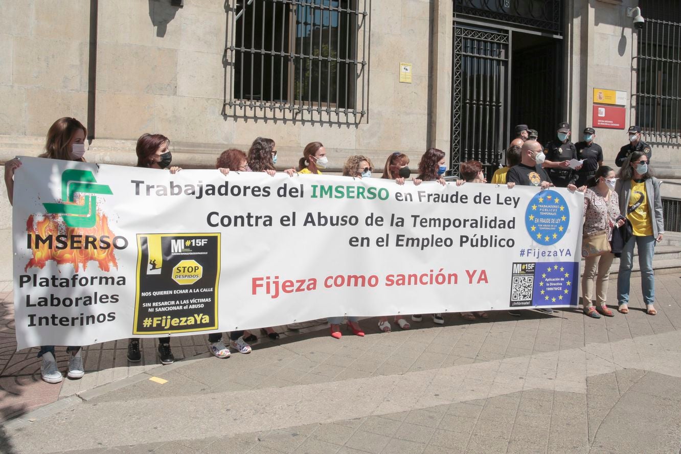 Los interinos leoneses vuelven a la calle para exigir que se acabe «con un fraude de ley». 