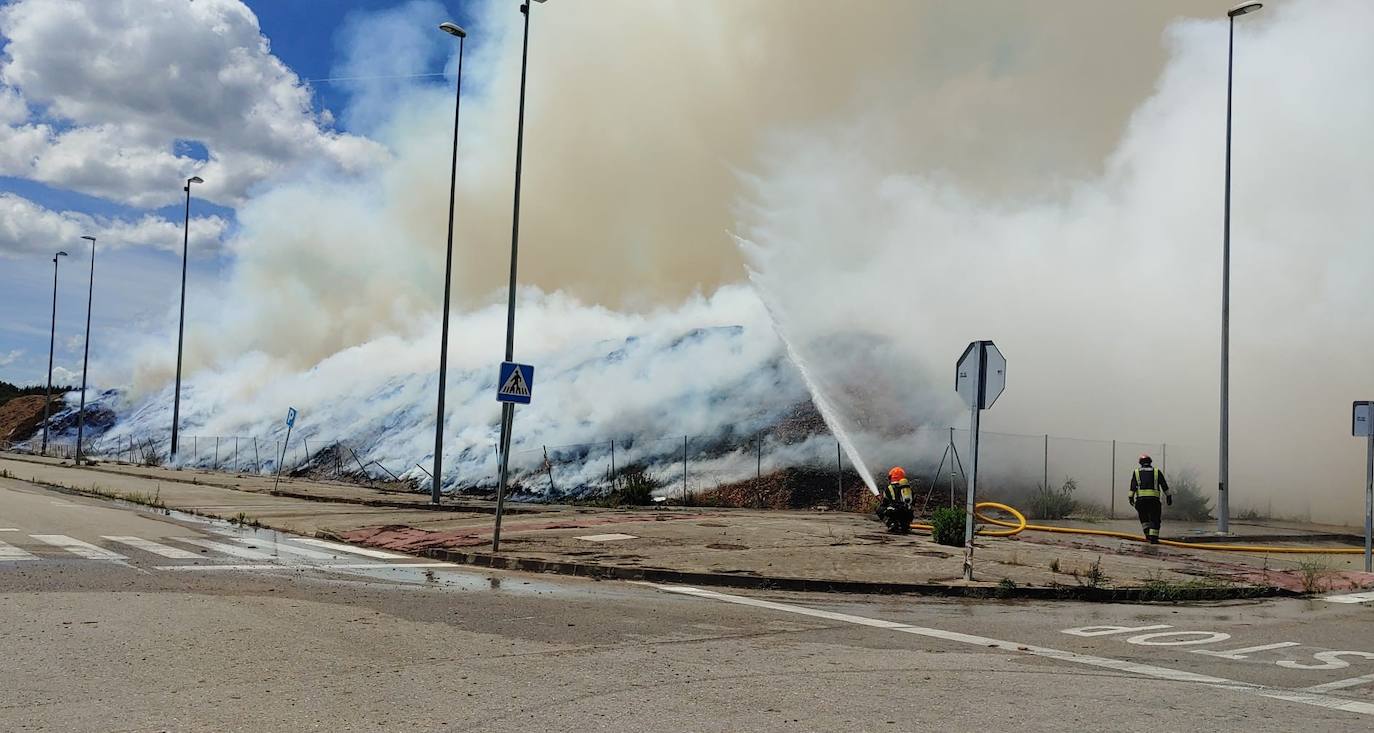 Fotos: Incendio en Forestalia, en Cubillos del Sil