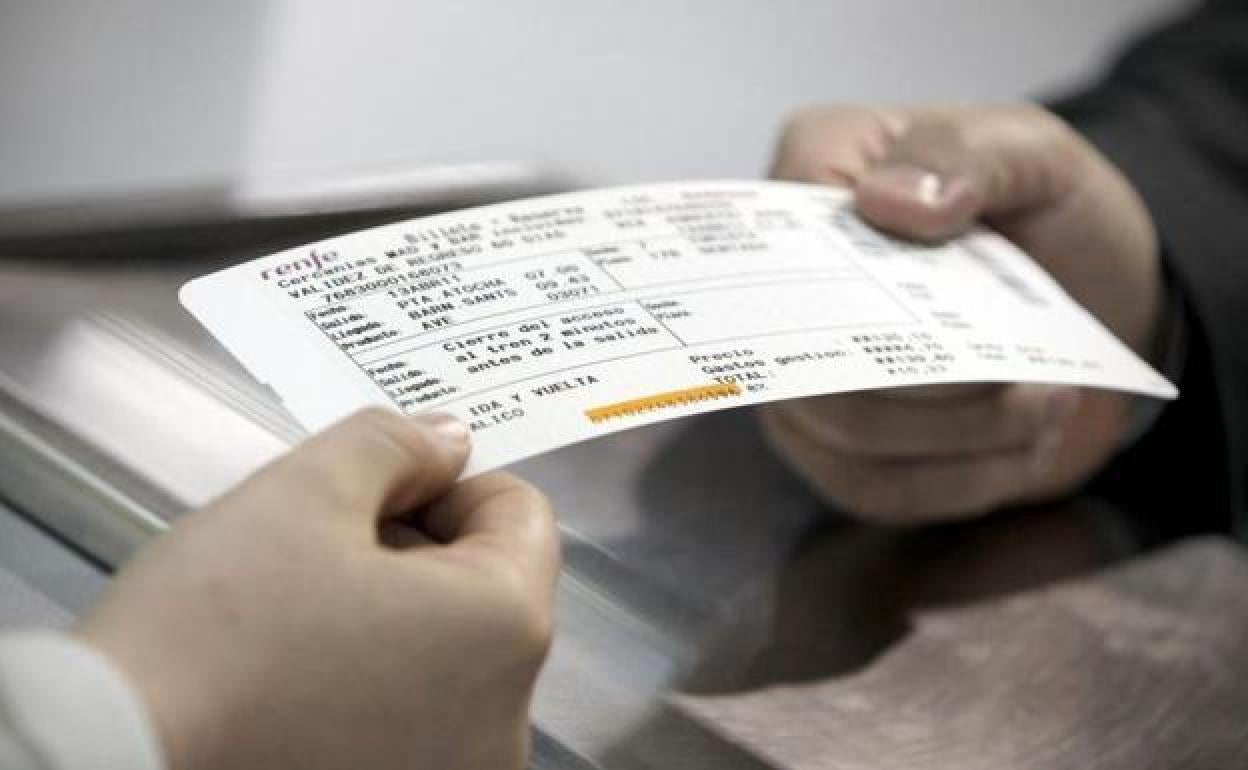 Un billete de Renfe. 