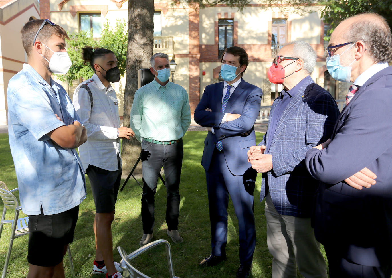 Los olímpicos de la comunidad fueron recibidos por Mañueco. 