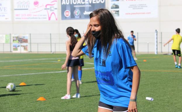 Yolanda Chamorro, directora deportiva del club, durante la actividad.