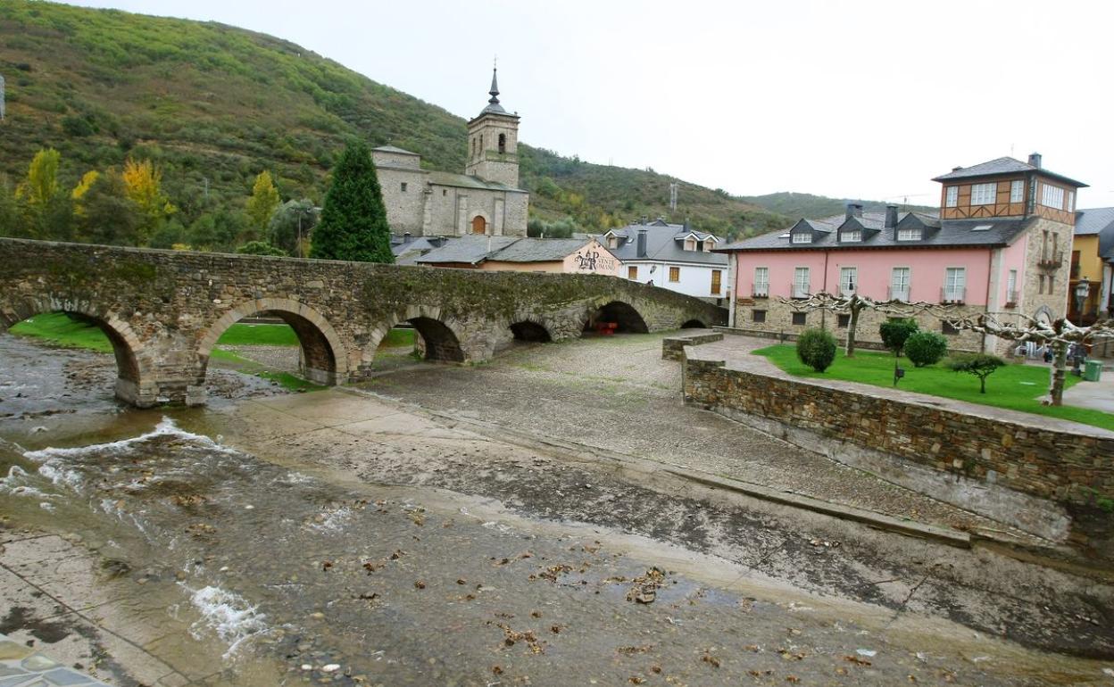 Puente de los Peregrinos, punto de entrada a Molinaseca.