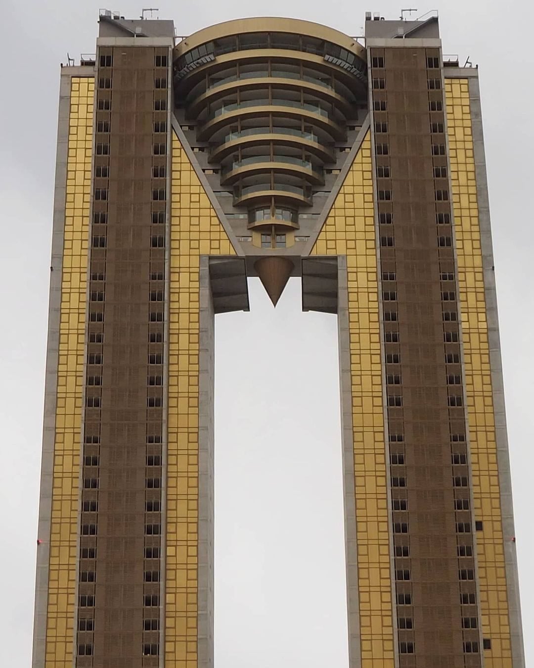 Fotos: Benidorm estrena el rascacielos de viviendas más alto de la UE