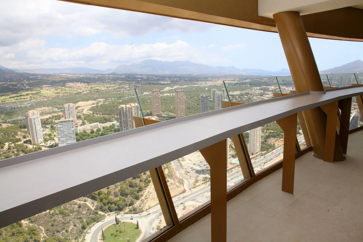 Fotos: Así es por dentro el edificio Intempo de Benidorm, el residencial más alto de Europa