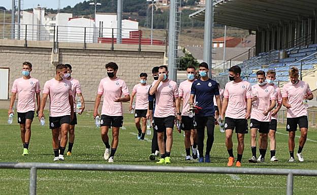 Galería. Llegada de los jugadores al terreno de juego.