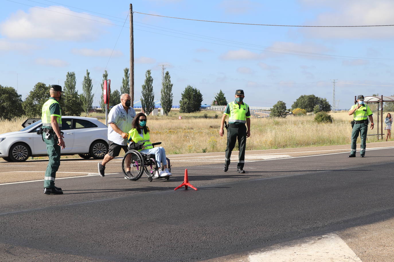 La campaña de Aspaym trata de llevar a los conductores las normas que puedan salvar vidas.