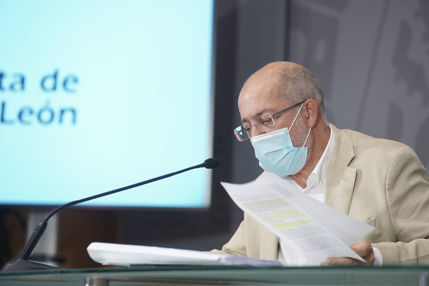 vicepresidente, portavoz y consejero de Transparencia, Ordenación del Territorio y Acción Exterior, Francisco Igea, comparece en rueda de prensa posterior al Consejo de Gobierno