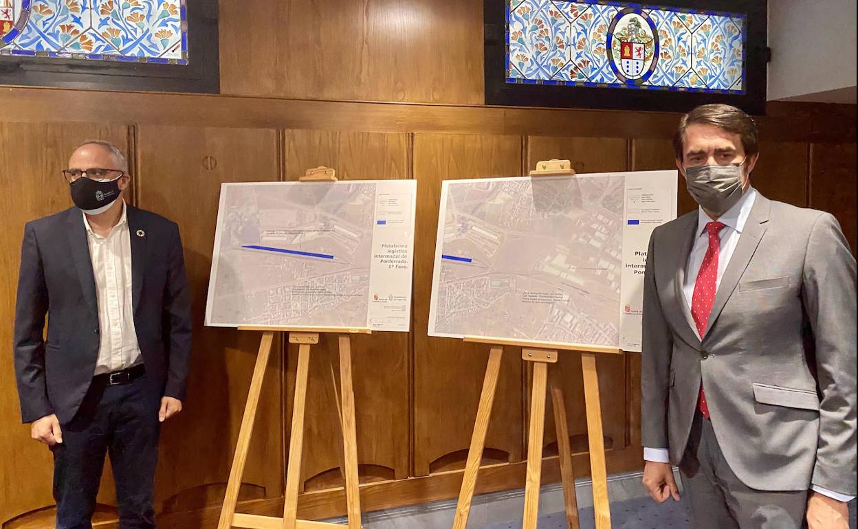 El alcalde de Ponferrada (I) y el consejero de Fomento (D) durante el anuncio de fondos europeos.