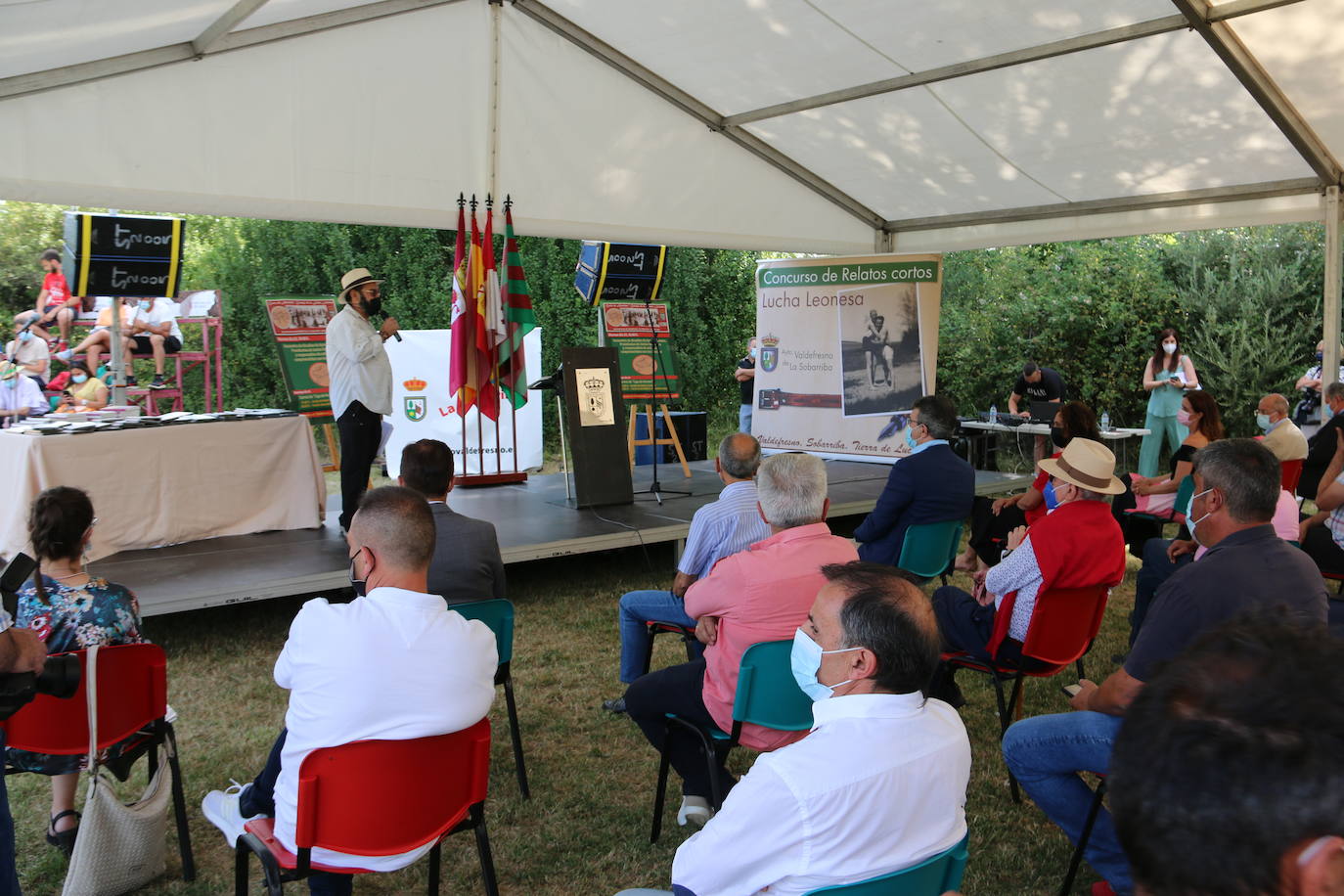 La Junta de Castilla y León anuncia la firma de la creación de una Federación Deportiva de la Lucha Leonesa en la presentación del Corro de Alcaldes de Valdefresno