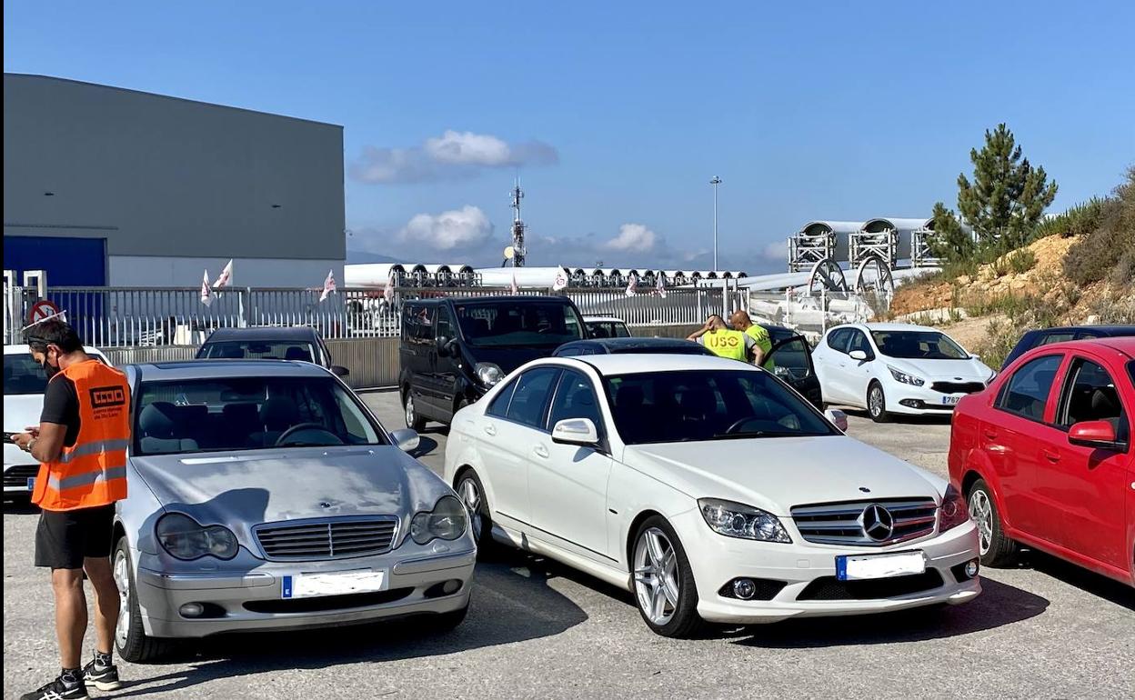 Piquete a las puertas de la factoría de LM en Ponferrada.