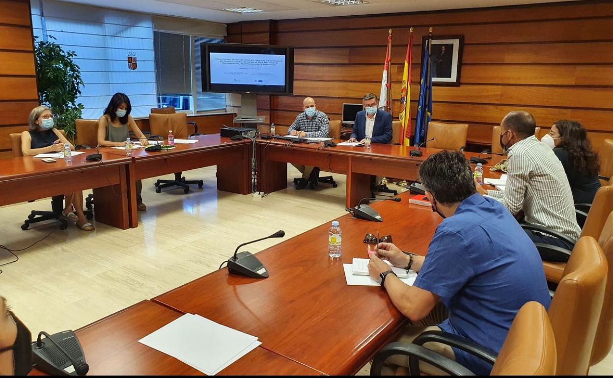 José Ángel Arranz durante la reunión con los representantes de las reservas de la biosfear.