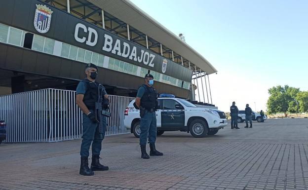 La Guardia Civil registra Extrem Petrol en Badajoz, de la que es administrador único de Felipe Llamazares