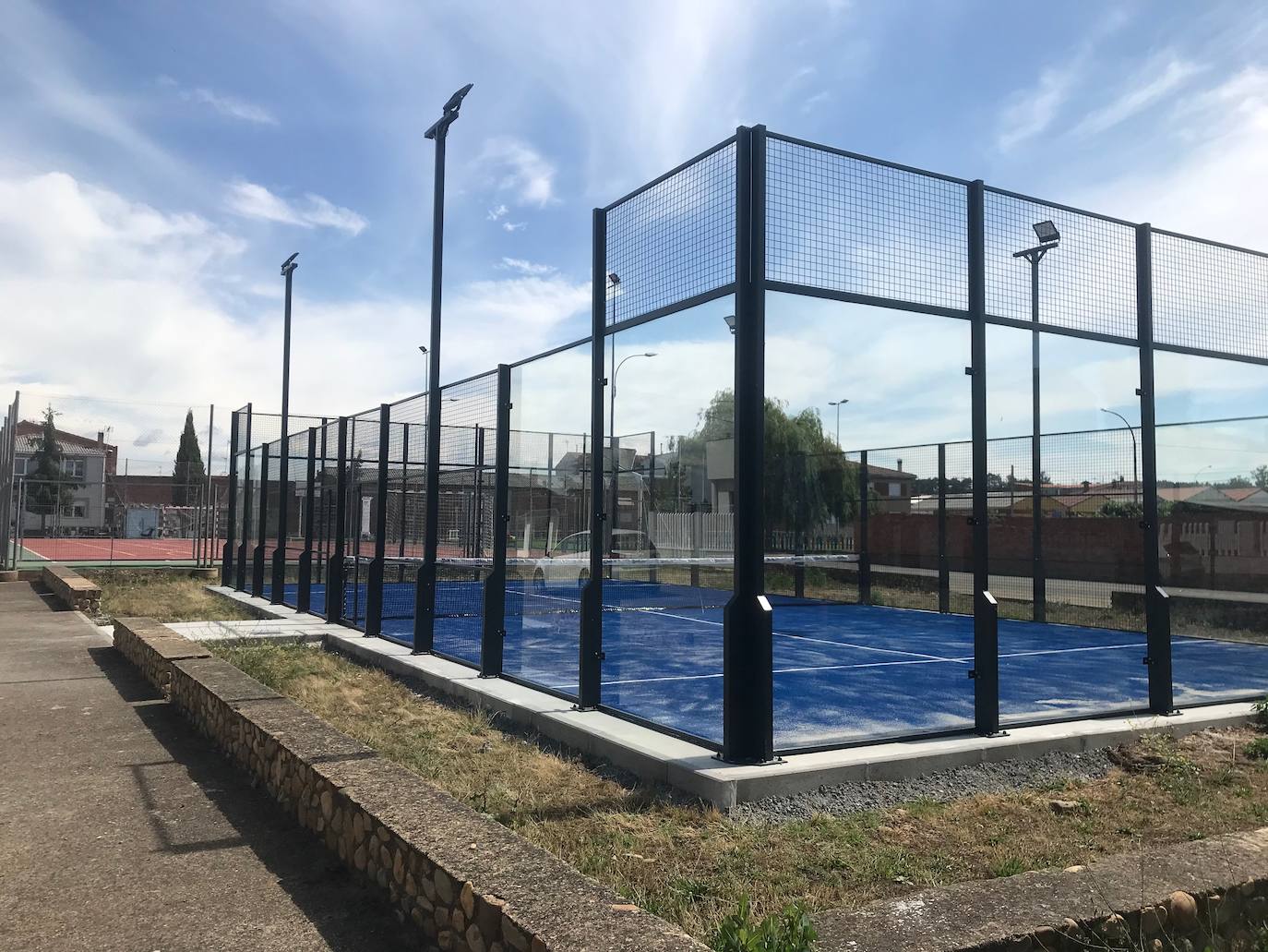 Imagen de una pista de pádel.