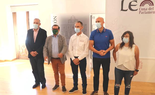 Galería. La Vuelta Ciclista de Castilla y León recorre la provincia.