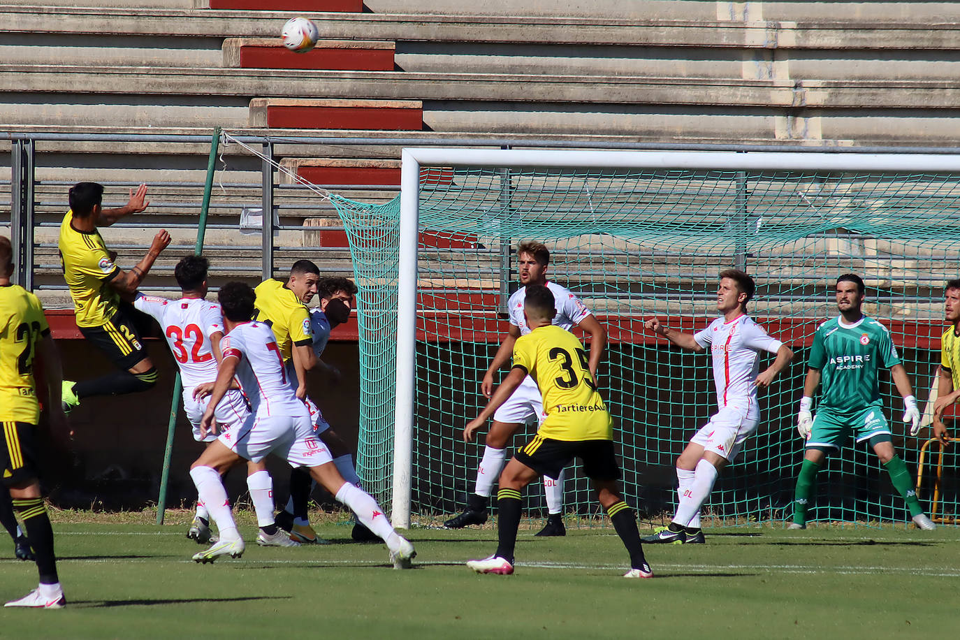 El conjunto leonés se ha impuesto por dos goles a uno al Oviedo en las primeras impresiones de muchos fichajes culturalistas