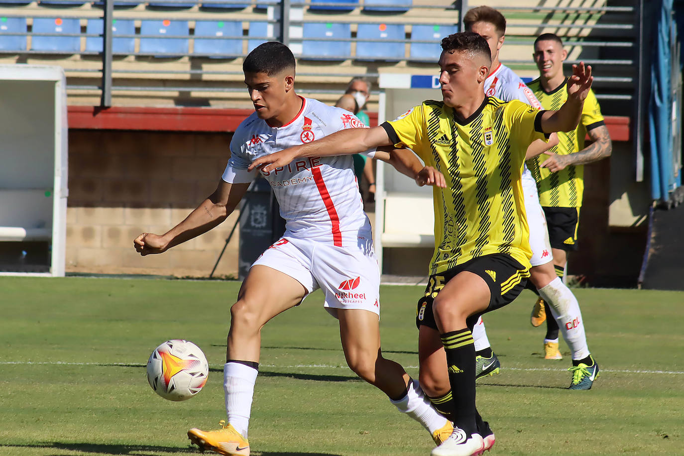 El conjunto leonés se ha impuesto por dos goles a uno al Oviedo en las primeras impresiones de muchos fichajes culturalistas