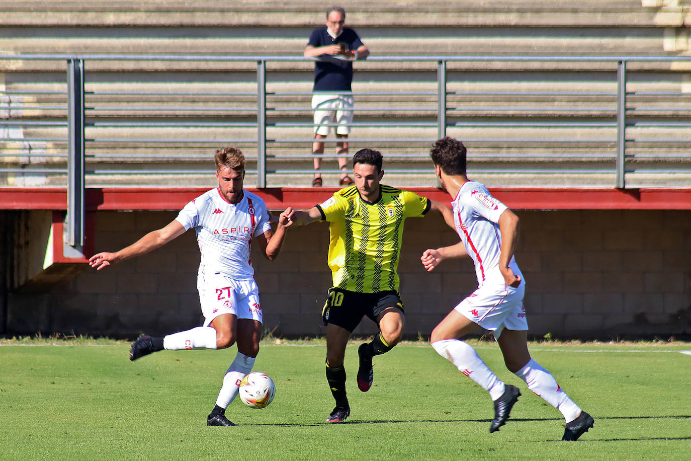 El conjunto leonés se ha impuesto por dos goles a uno al Oviedo en las primeras impresiones de muchos fichajes culturalistas