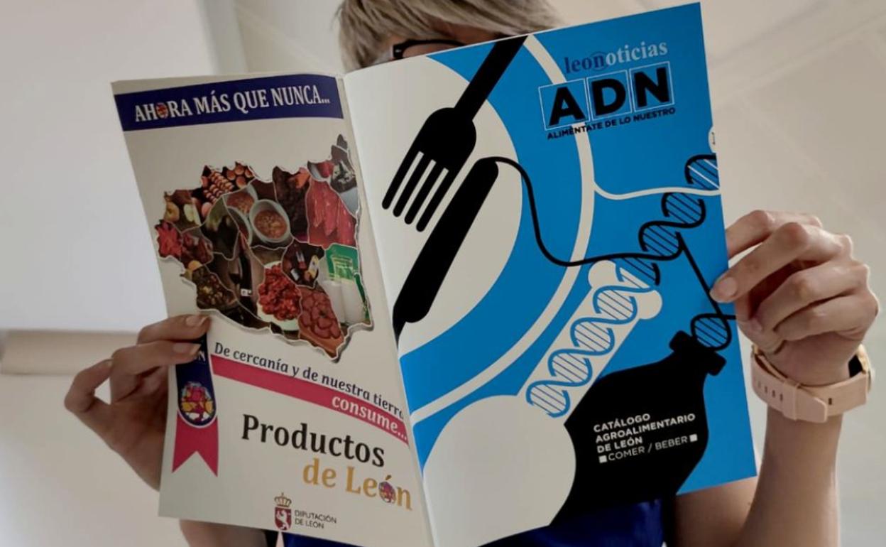 Primera edición de la revista ADN. 